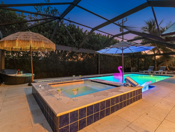 Luxury Cape Coral Retreat - 4 Bedroom Home with Private Pool